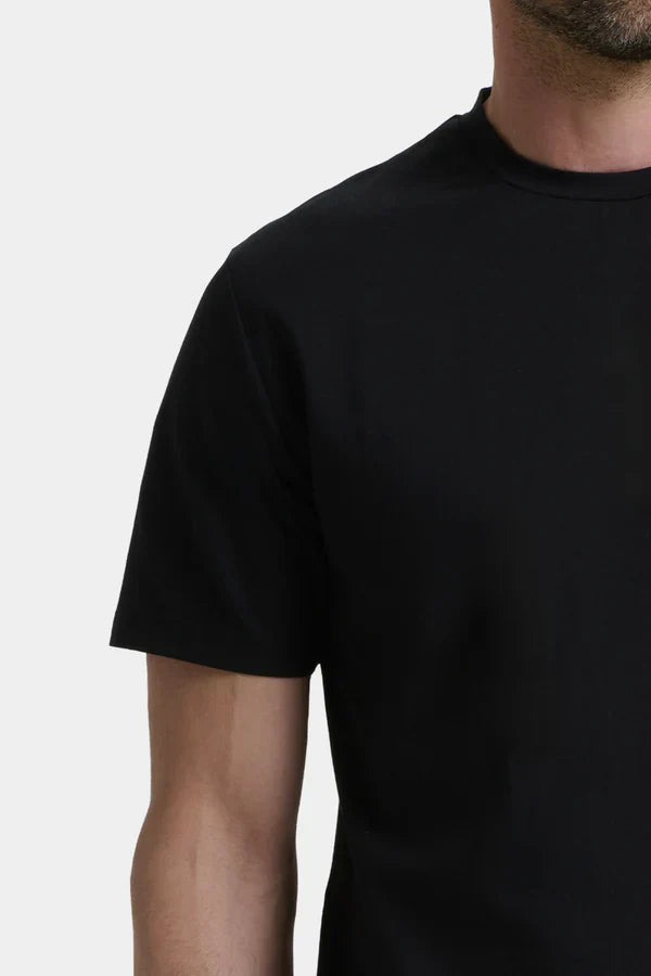 Essential Fitted Tee – Perfect Slim Fit & Premium Comfort