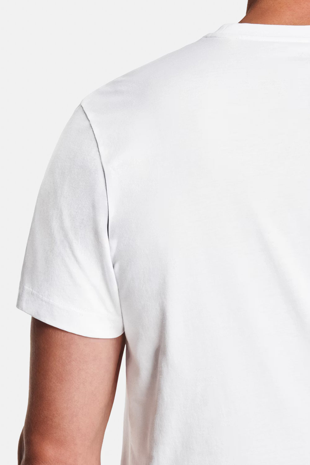 Essential Fitted Tee – Perfect Slim Fit & Premium Comfort