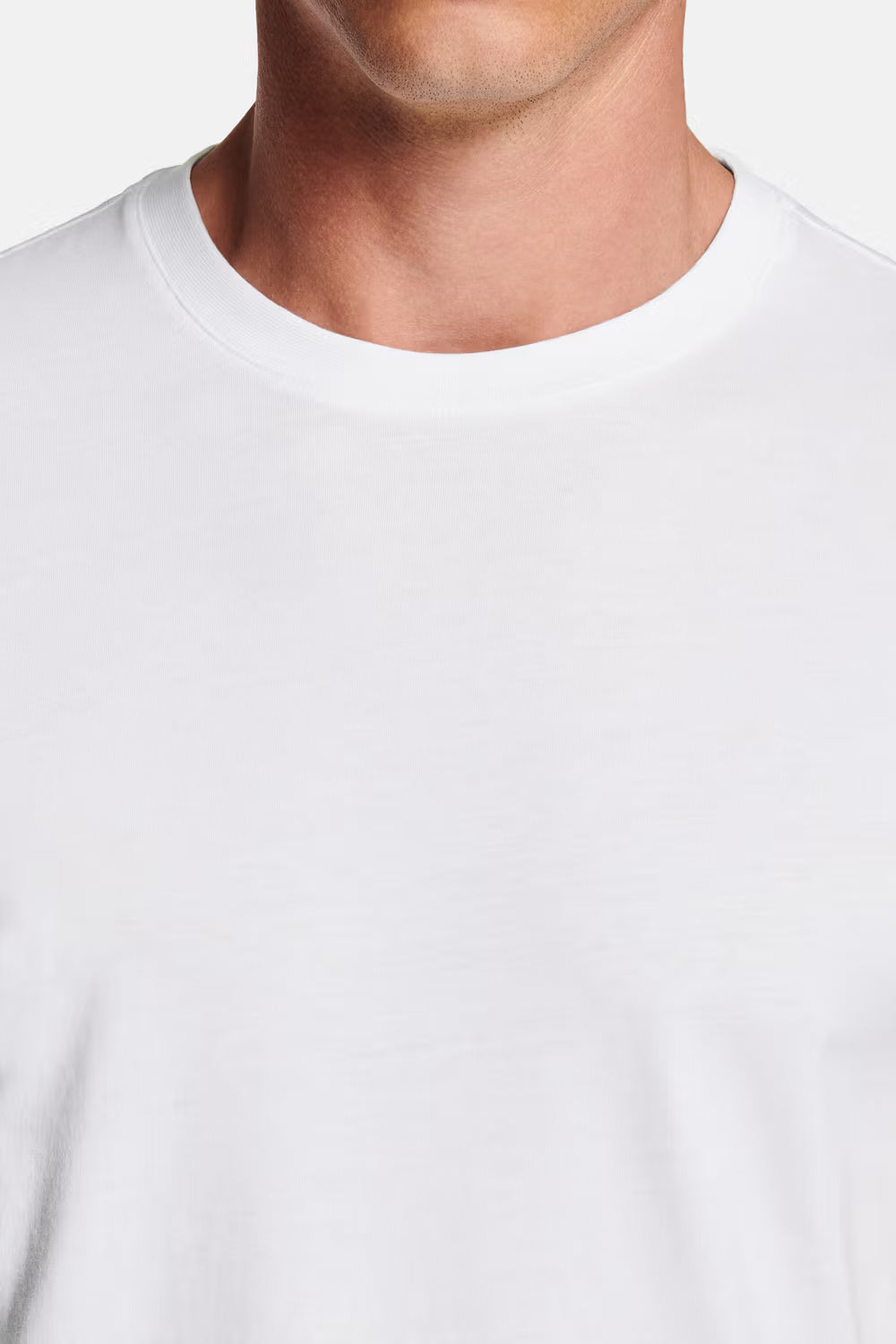 Essential Fitted Tee – Perfect Slim Fit & Premium Comfort