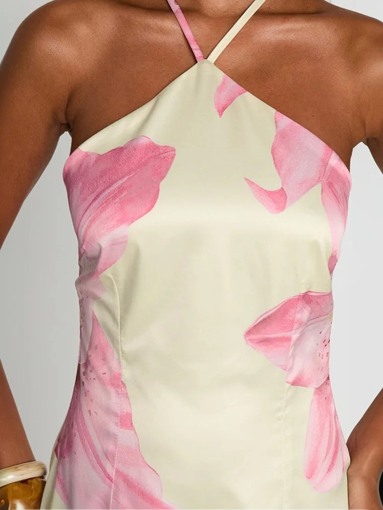 Elanora | Halterjurk met Grote Roze Bloemenprint & Open Rug
