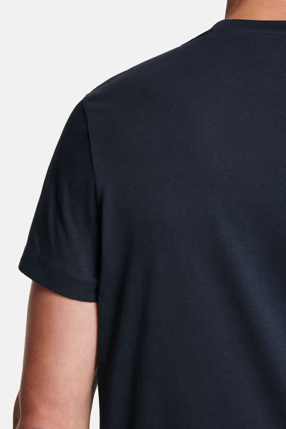 Essential Fitted Tee – Perfect Slim Fit & Premium Comfort